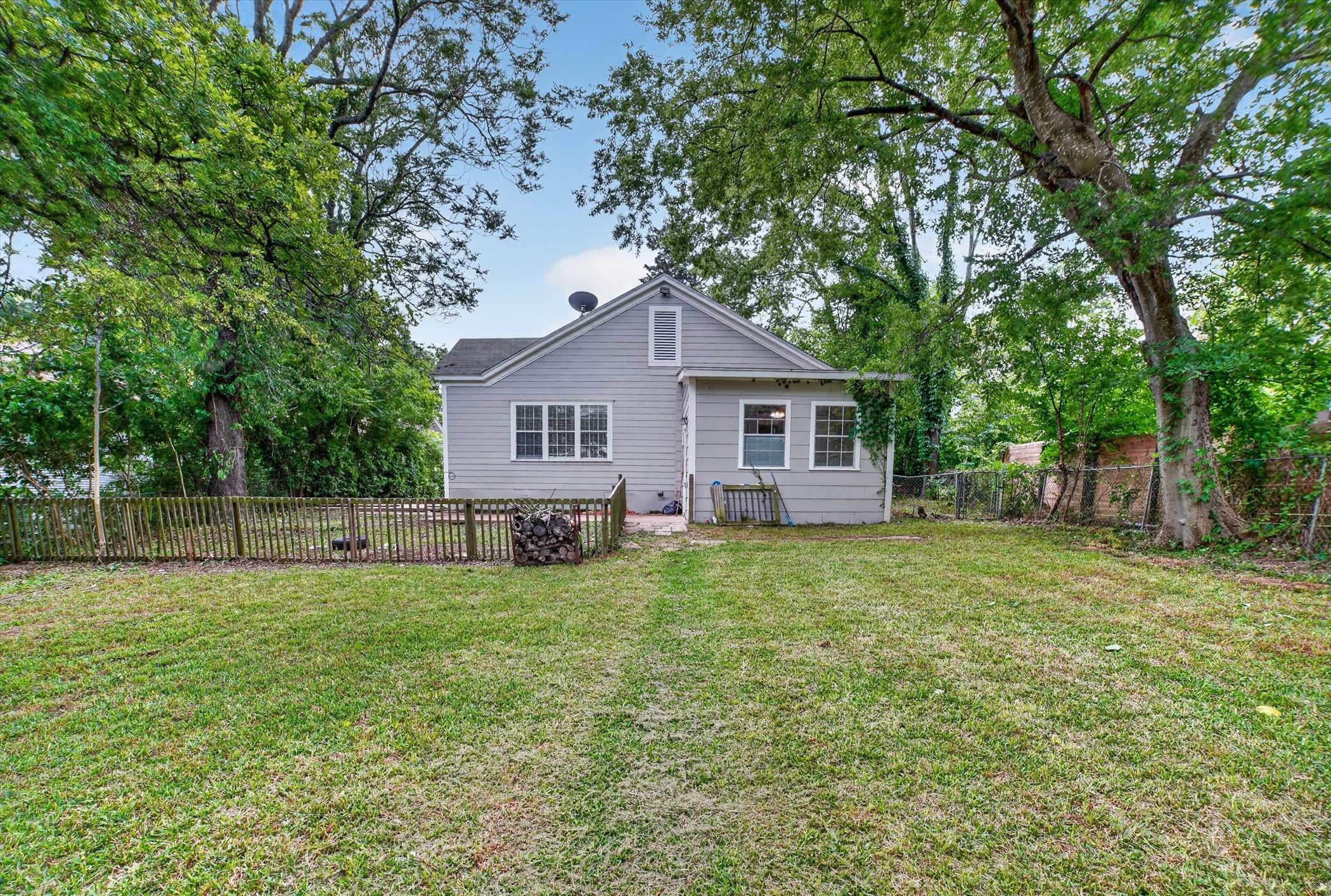 504 W Grove Street Kaufman TX 75142