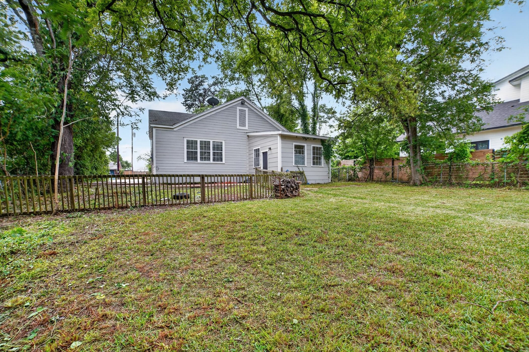 504 W Grove Street Kaufman TX 75142
