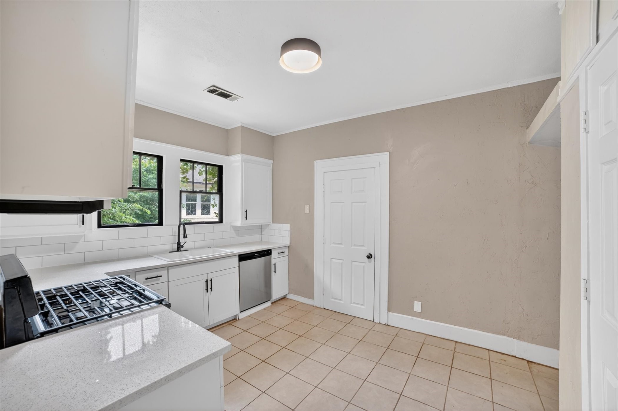 504 W Grove Street Kaufman TX 75142
