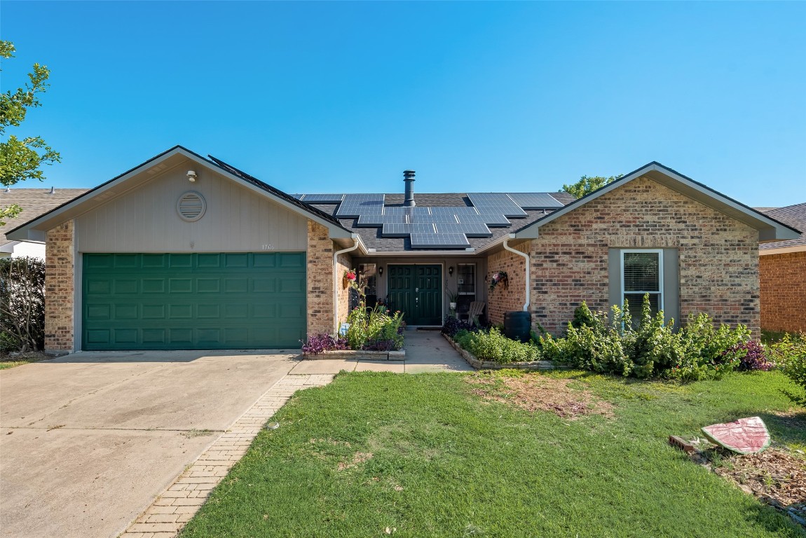 1706 Clark Trail Grand Prairie TX 75052