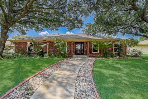 1813 Greenway Drive Plano TX 75075