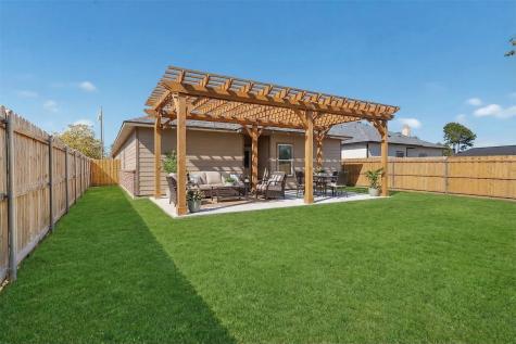 1221 S Rockwall Avenue Terrell TX 75160