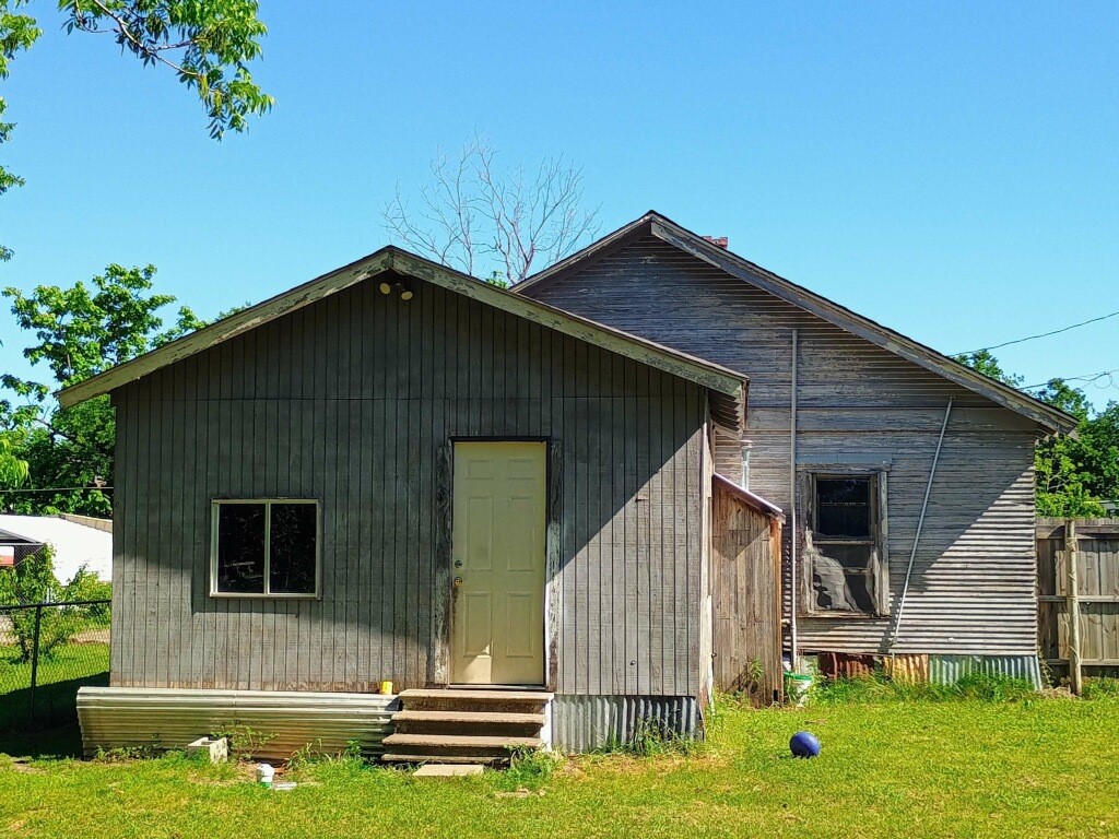 612 W 16th Avenue Corsicana TX 75110