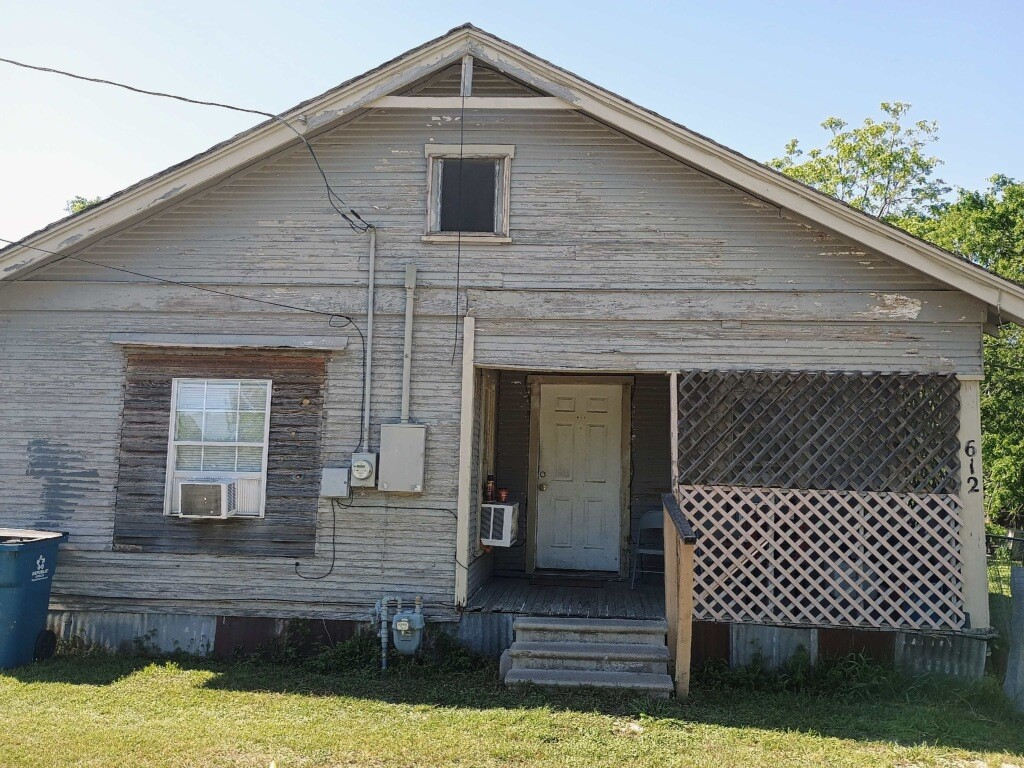 612 W 16th Avenue Corsicana TX 75110