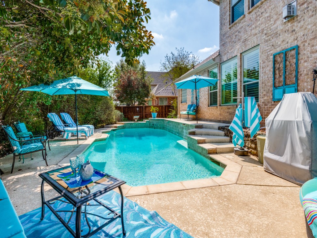 944 Excalibur Drive Highland Village TX 75077