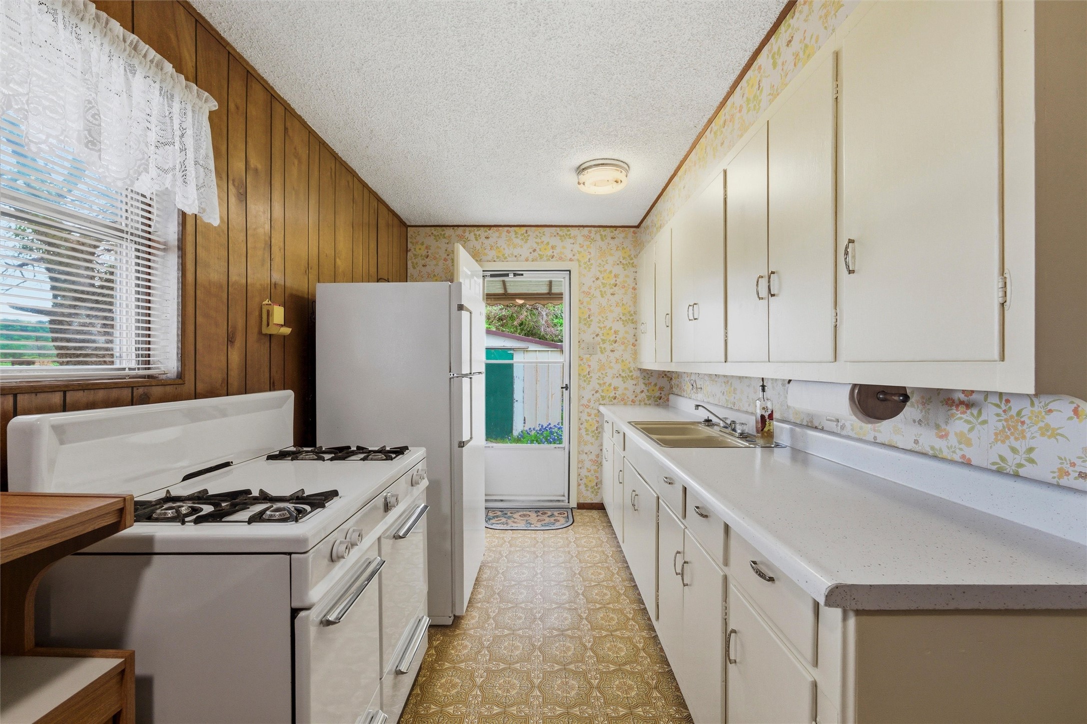 101 S Frio Court Weatherford TX 76087