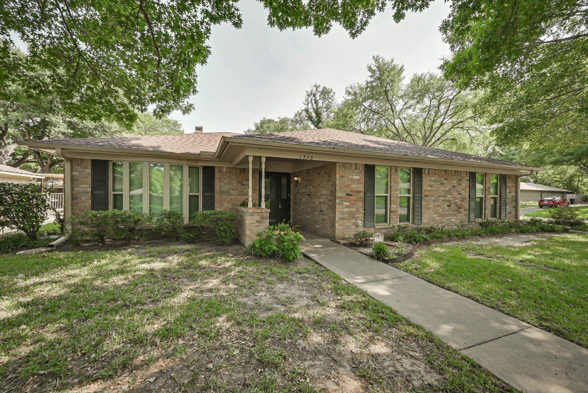 1713 Jennifer Circle Corsicana TX 75110