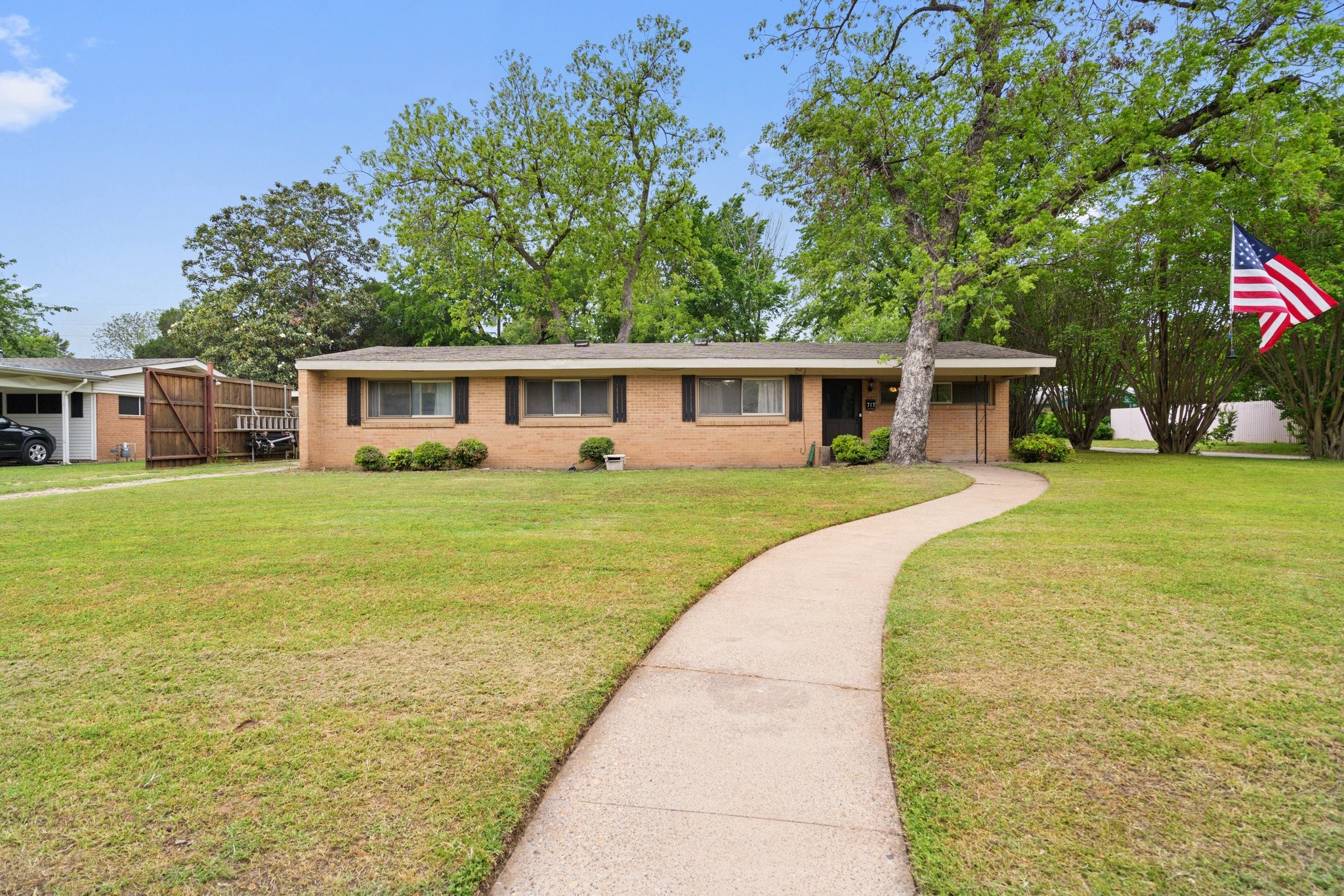 717 Van Horn Drive Irving TX 75060