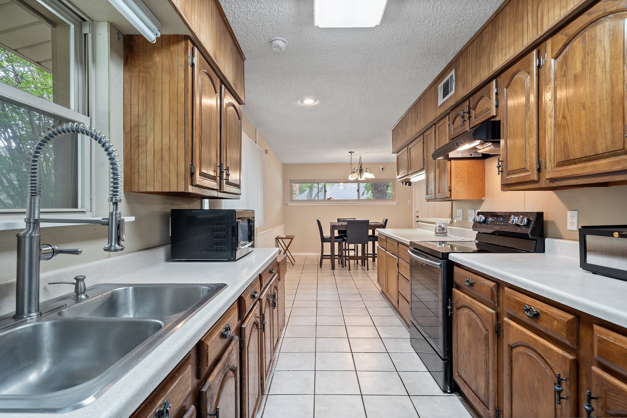 717 Van Horn Drive Irving TX 75060