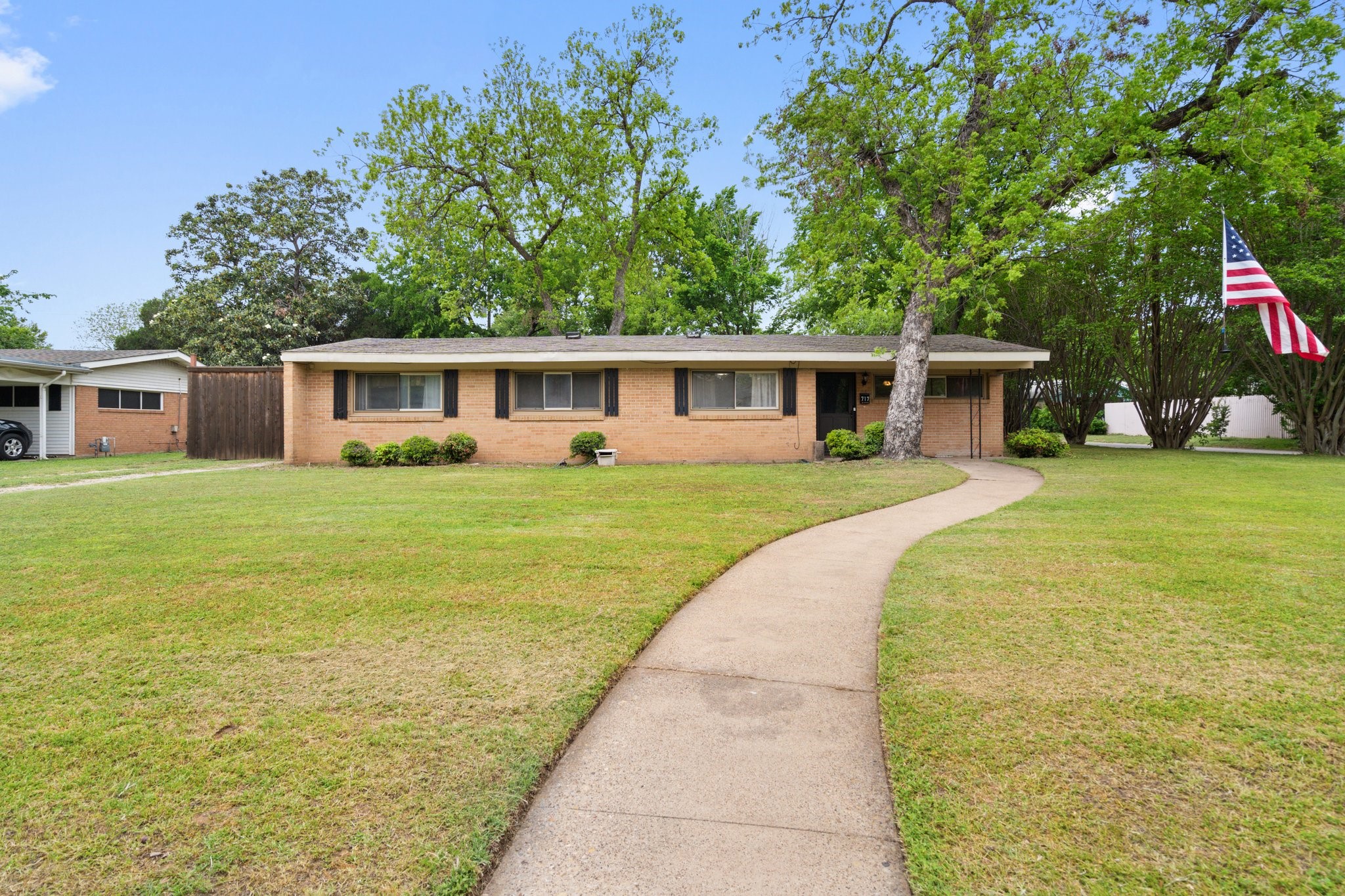 717 Van Horn Drive Irving TX 75060