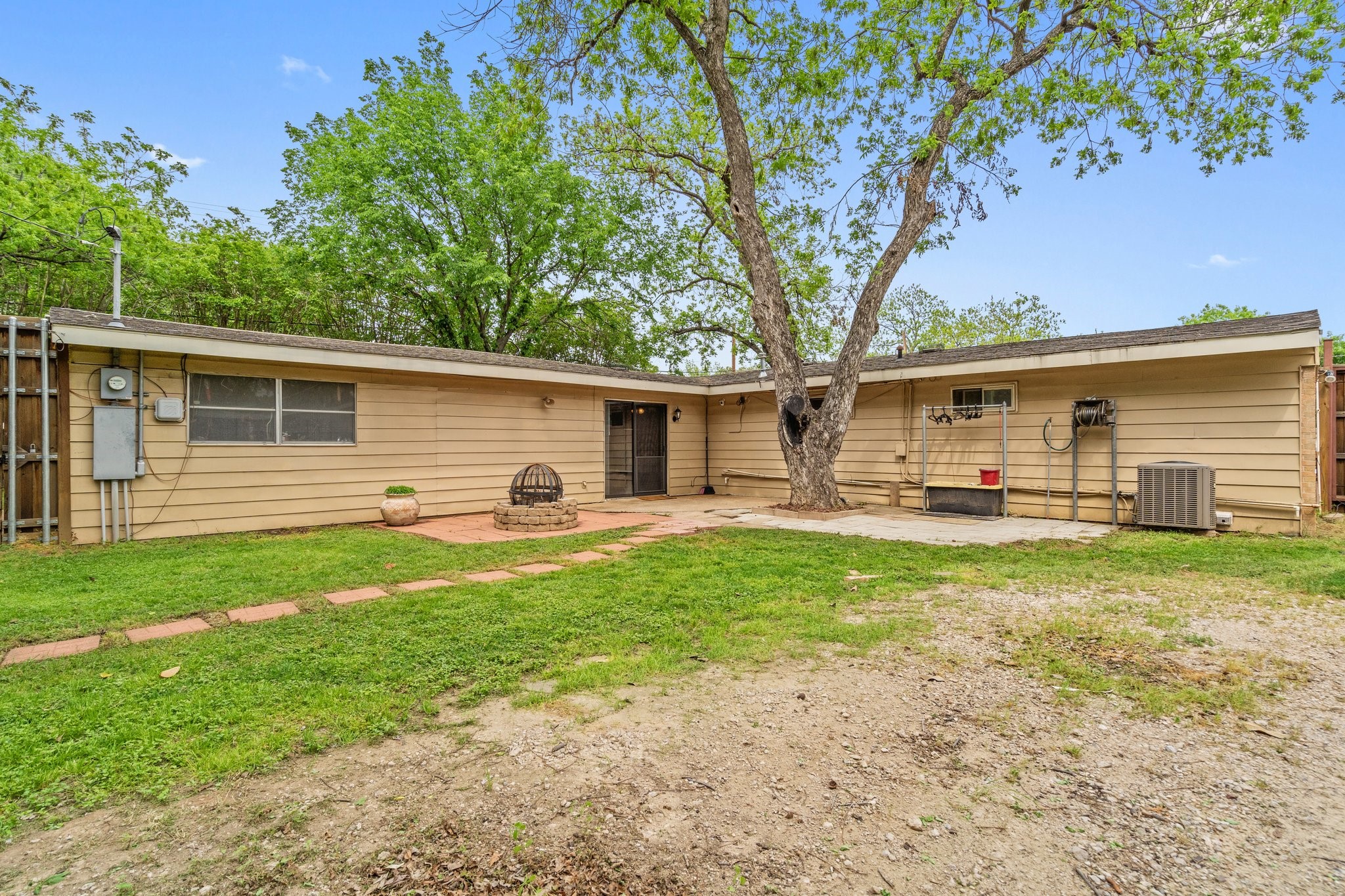 717 Van Horn Drive Irving TX 75060