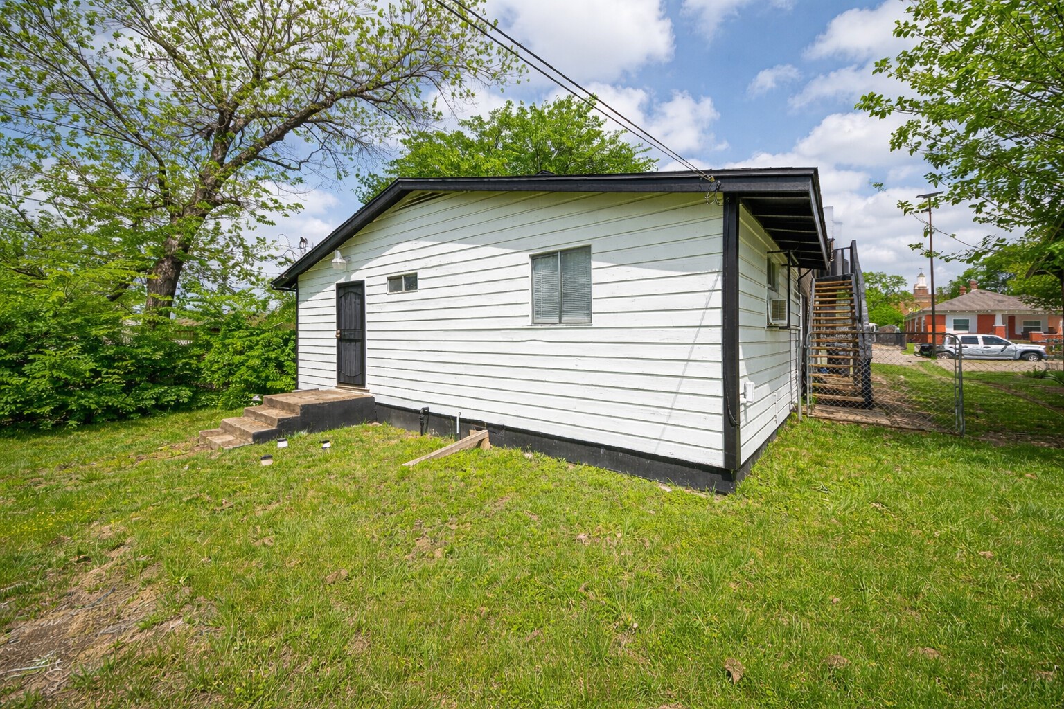 2628 Avenue G Fort Worth TX 76105