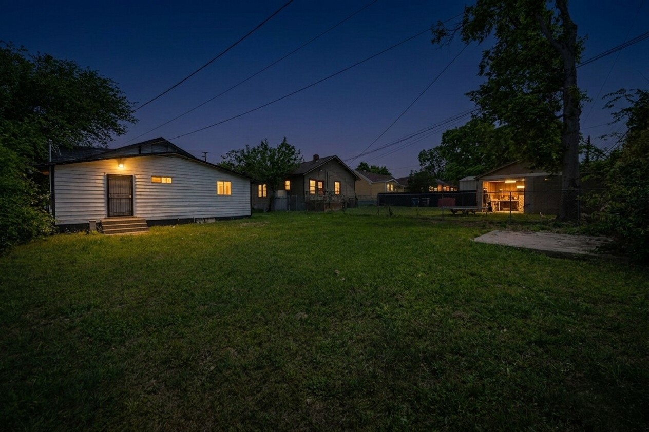 2628 Avenue G Fort Worth TX 76105