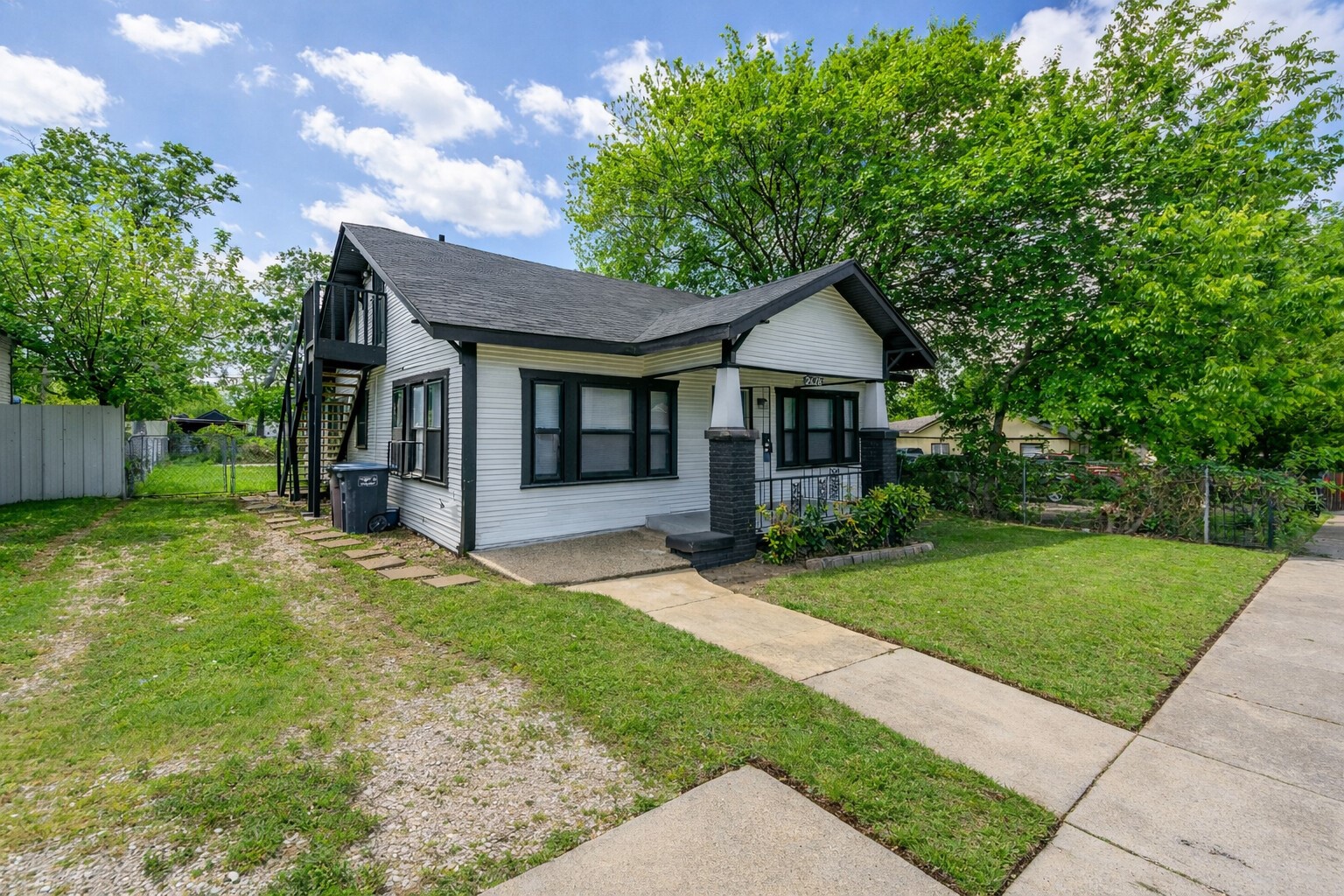 2628 Avenue G Fort Worth TX 76105