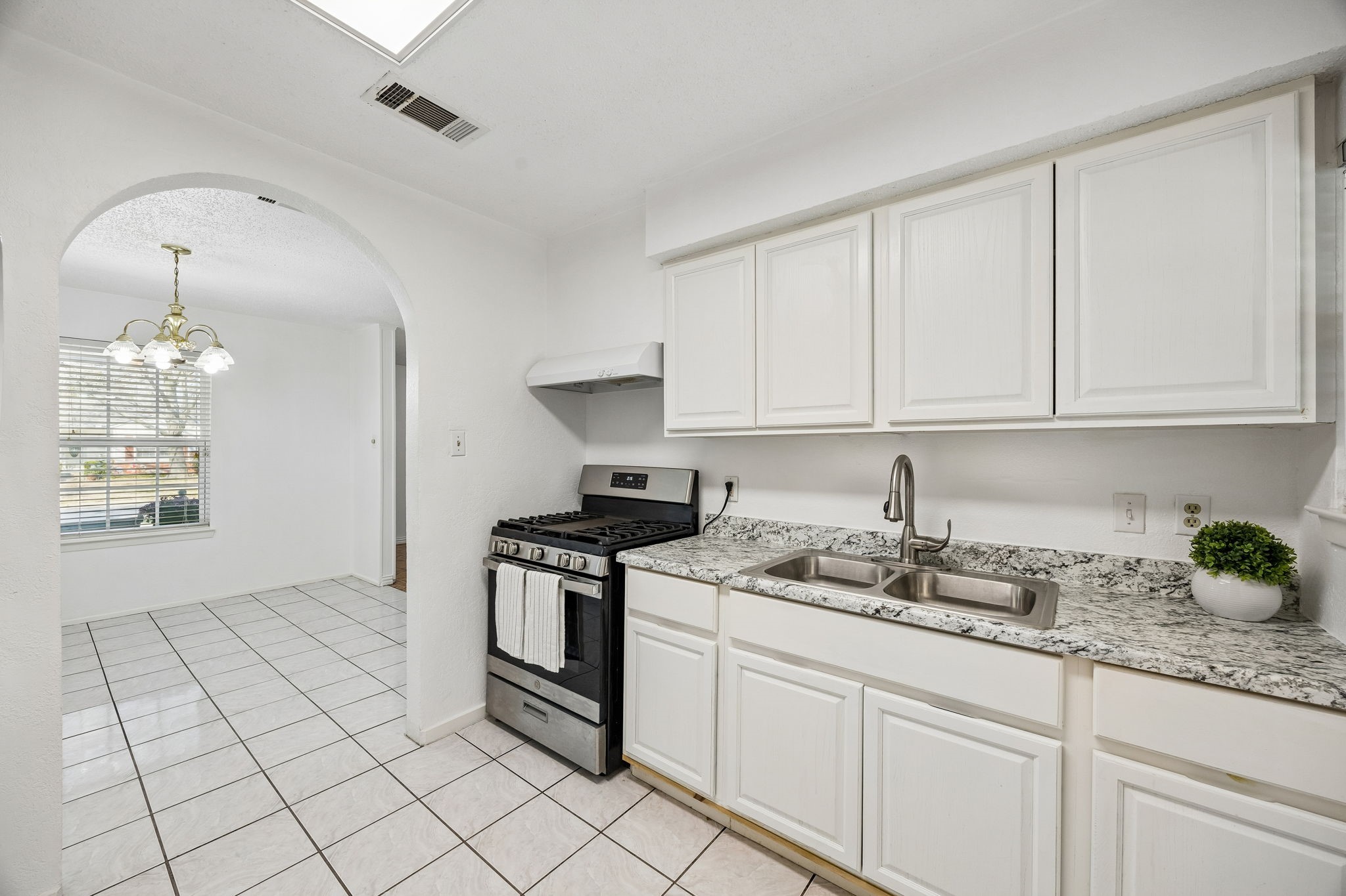 3708 Davila Drive Dallas TX 75220