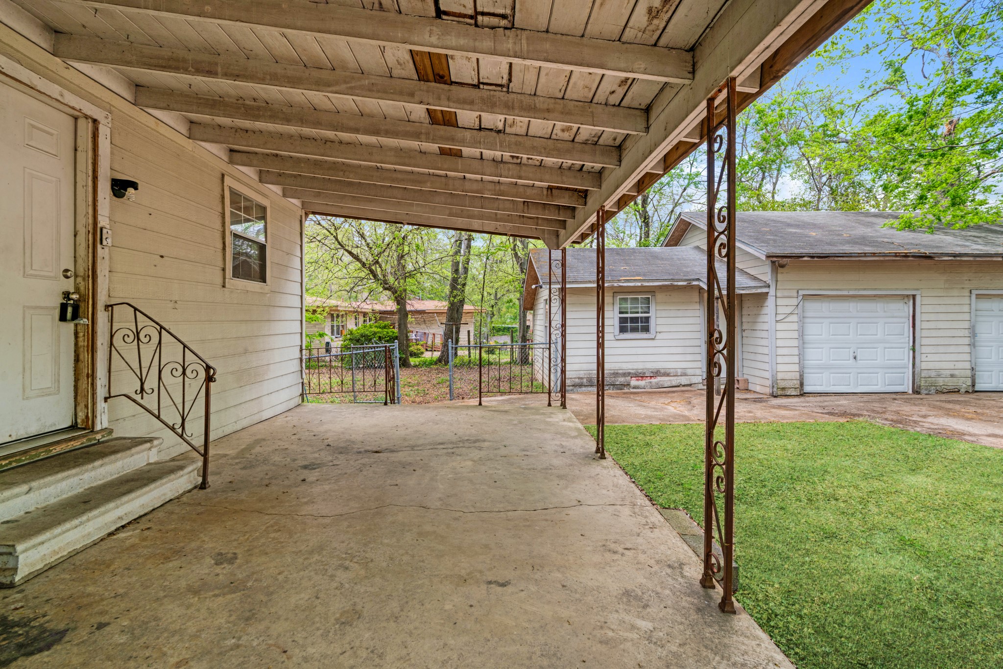 1363 Pine Bluff Street Paris TX 75460