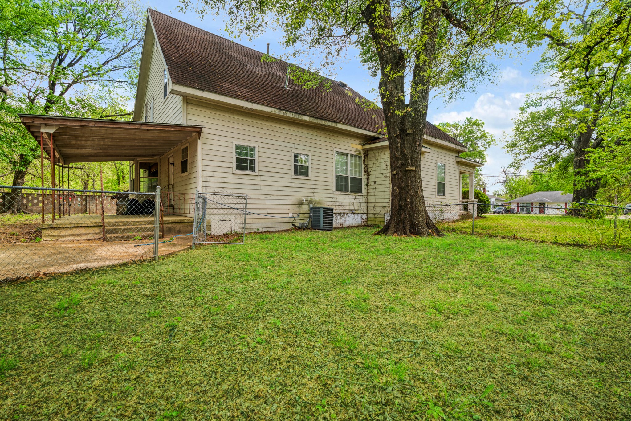 1363 Pine Bluff Street Paris TX 75460