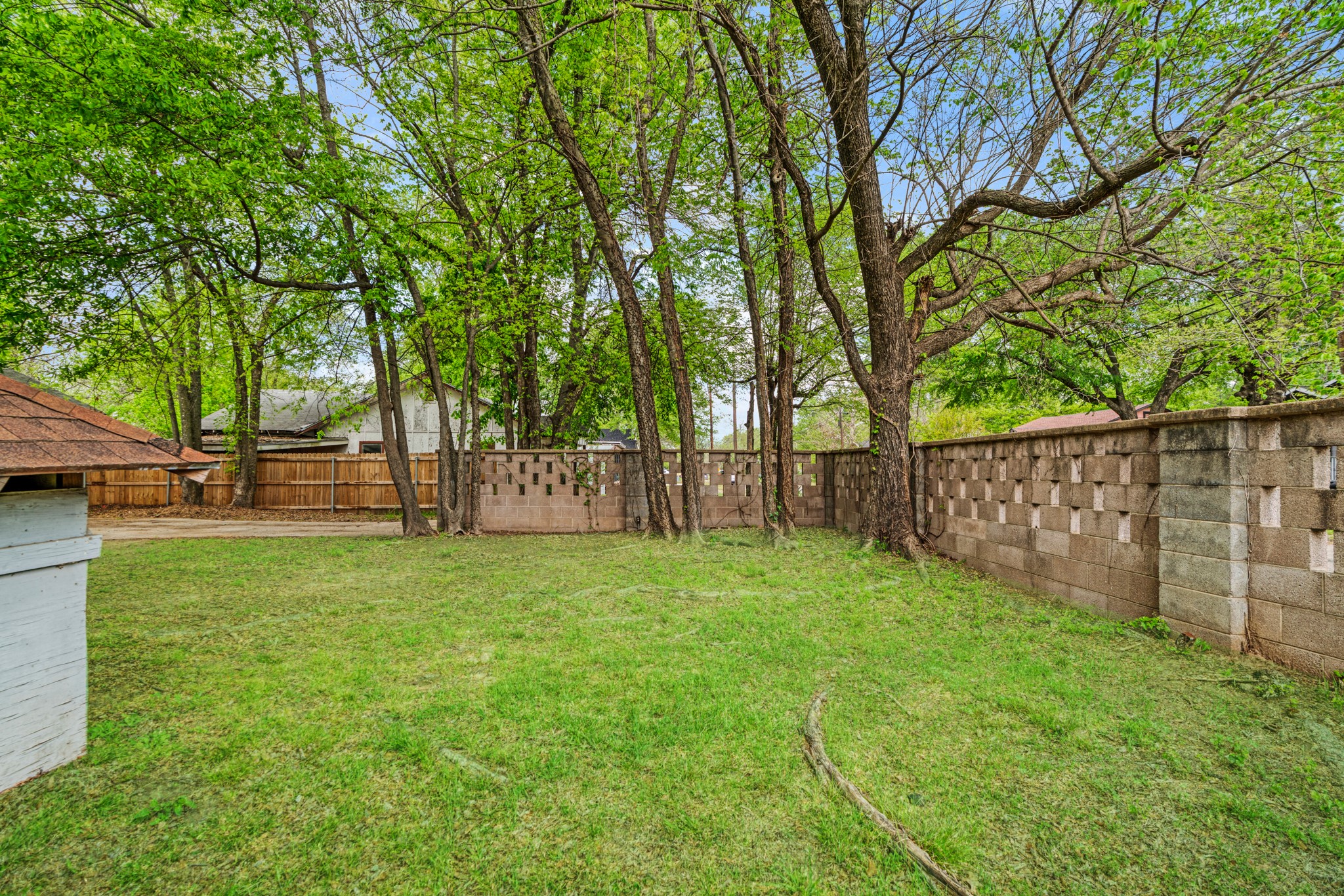 1363 Pine Bluff Street Paris TX 75460