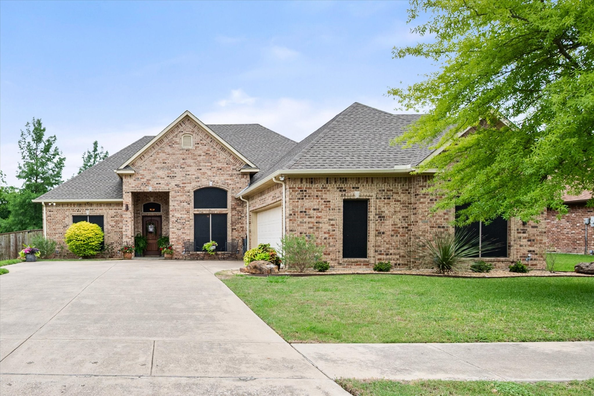 1103 Louise Lane Ennis TX 75119