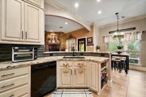 1103 Louise Lane Ennis TX 75119