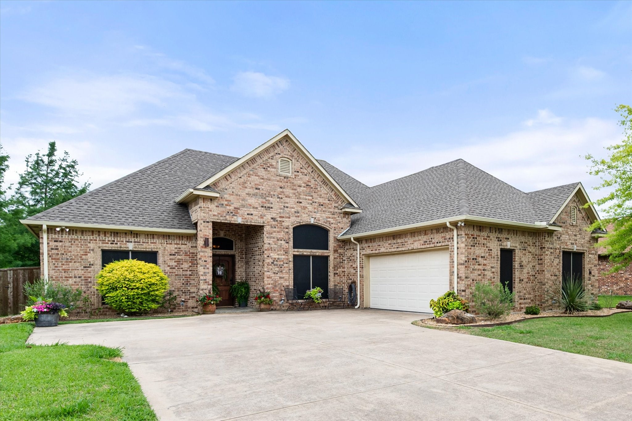 1103 Louise Lane Ennis TX 75119