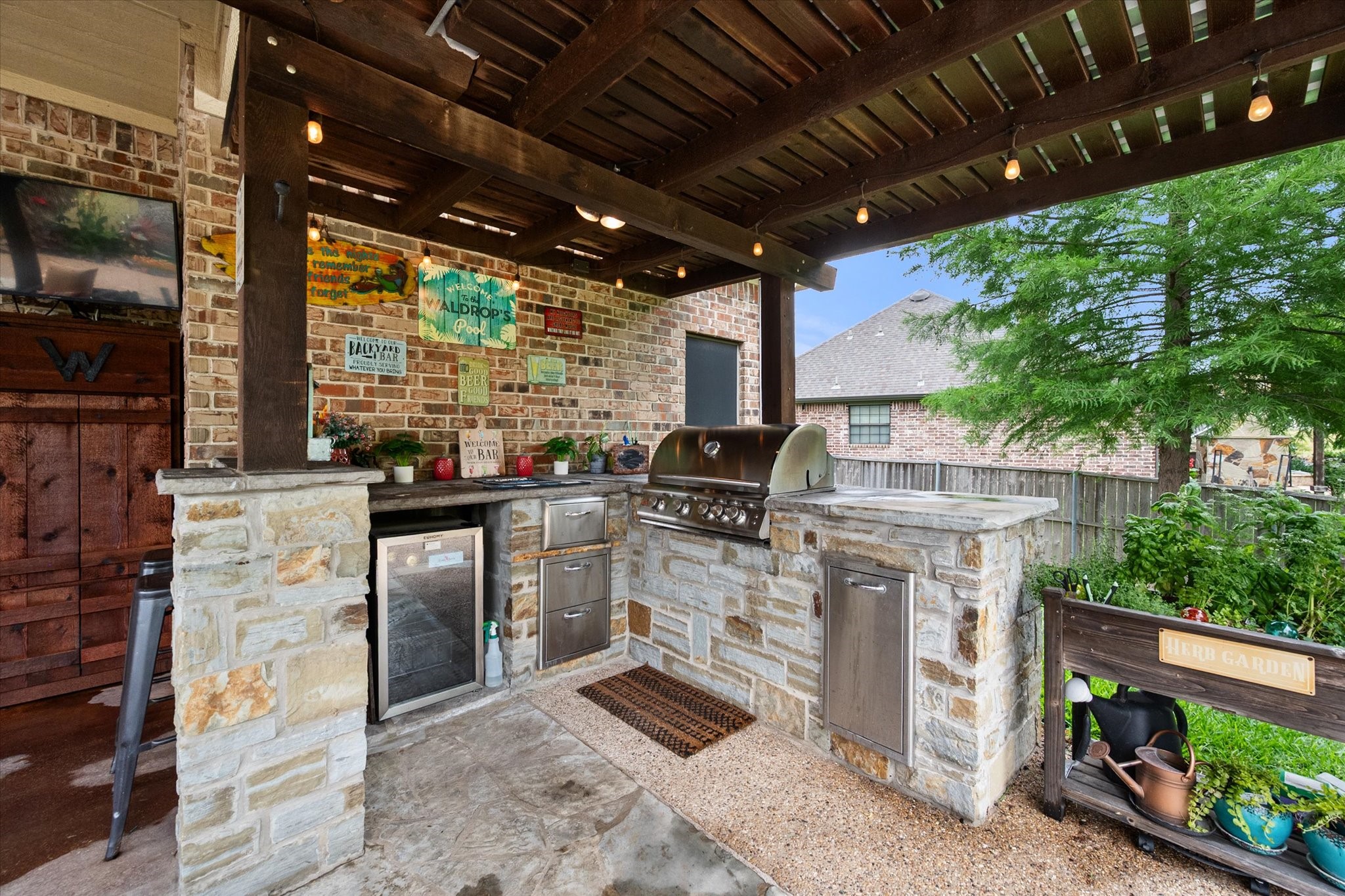 1103 Louise Lane Ennis TX 75119