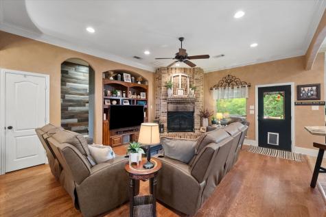 1103 Louise Lane Ennis TX 75119