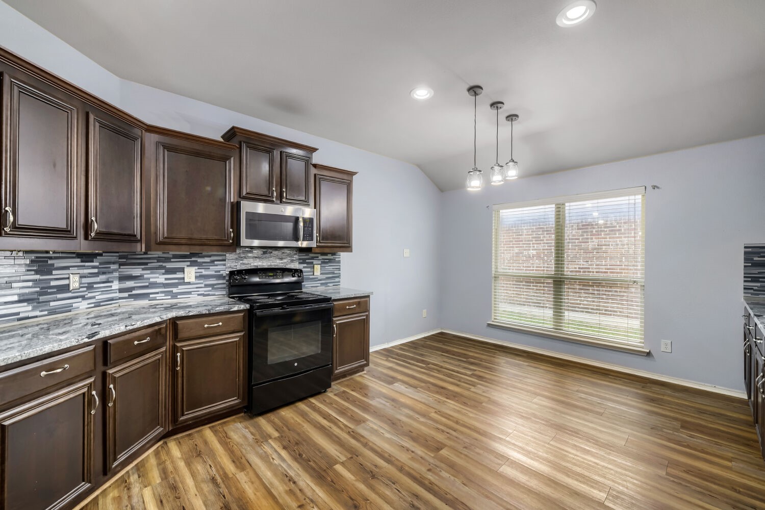 1513 Vermont Avenue Lancaster TX 75134