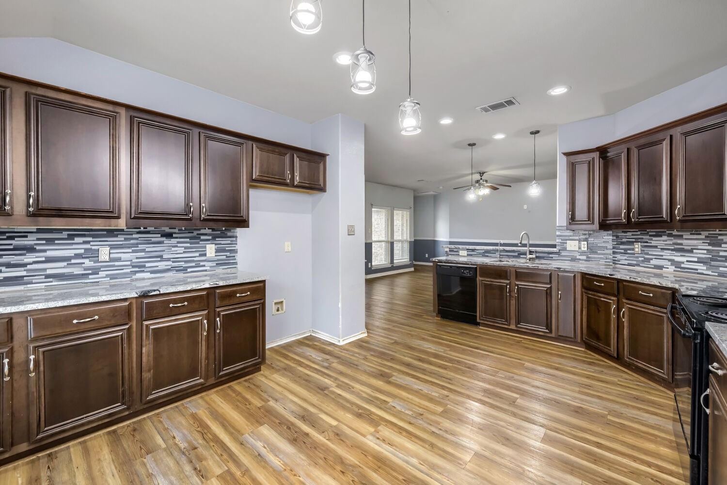 1513 Vermont Avenue Lancaster TX 75134