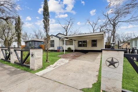 2120 Tisinger Avenue Dallas TX 75228