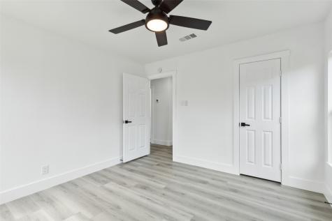 2120 Tisinger Avenue Dallas TX 75228