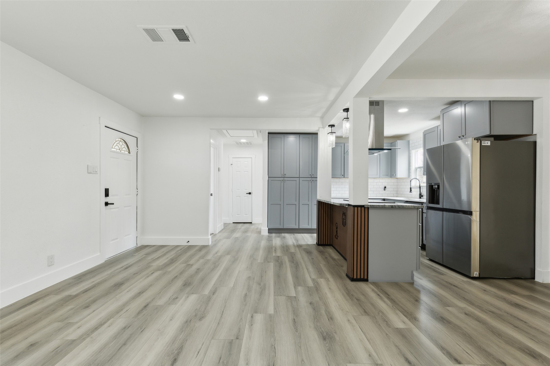 2120 Tisinger Avenue Dallas TX 75228