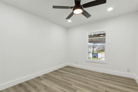 2120 Tisinger Avenue Dallas TX 75228