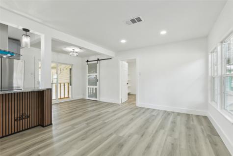 2120 Tisinger Avenue Dallas TX 75228