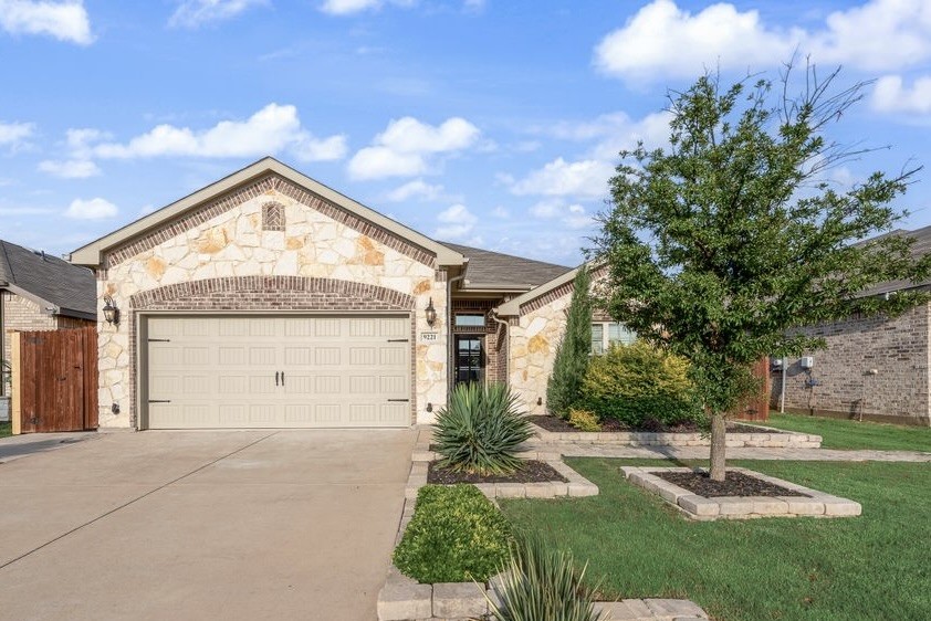 9221 Poynter Street Fort Worth TX 76123