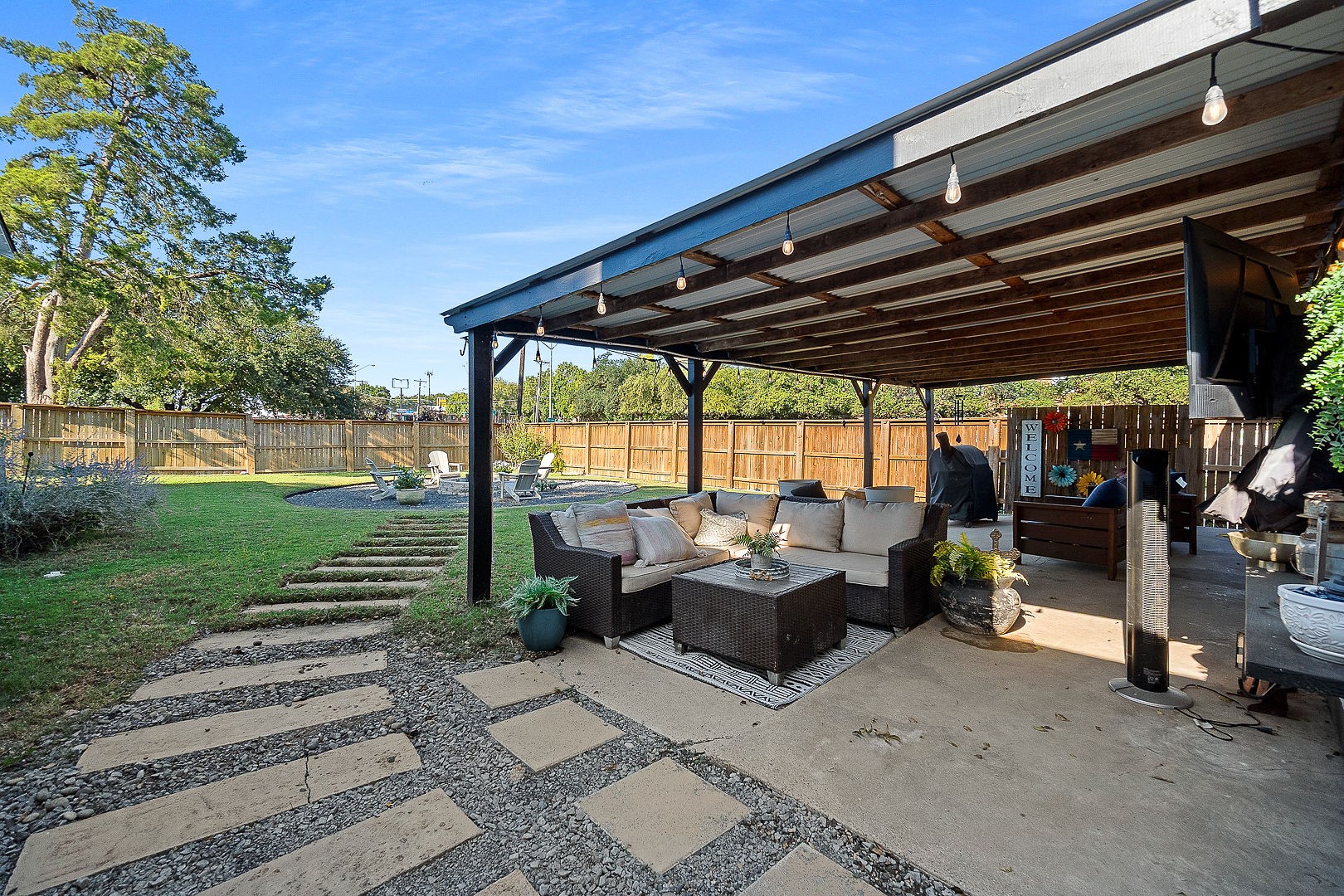 9207 Angora Street Dallas TX 75218
