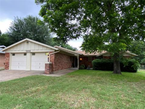 1104 Valley View Drive Hurst TX 76053