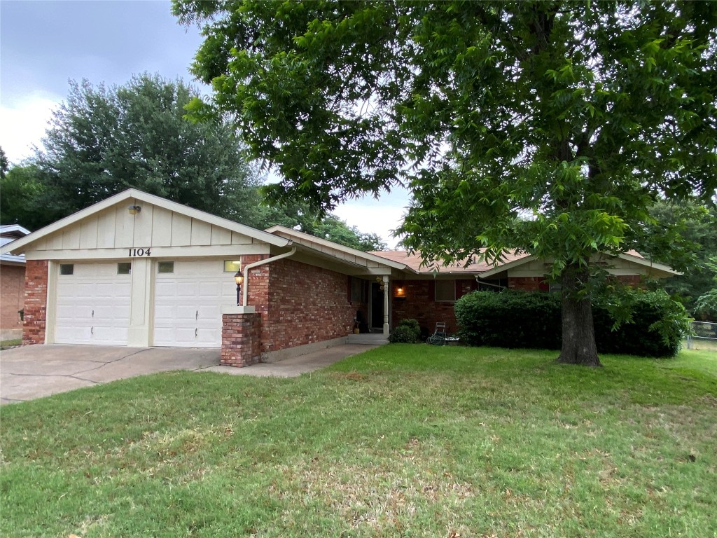 1104 Valley View Drive Hurst TX 76053