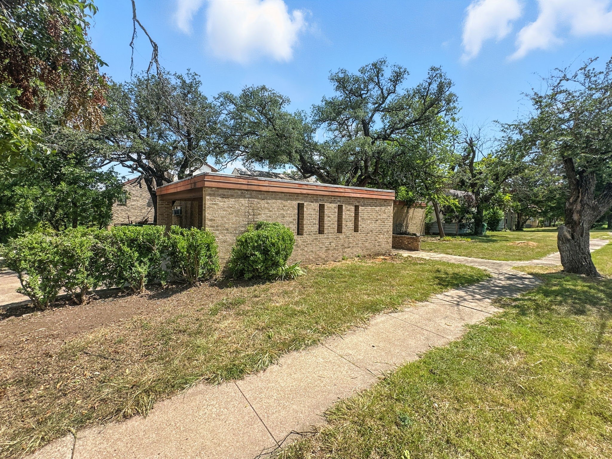 601 E Henry Street Hamilton TX 76531