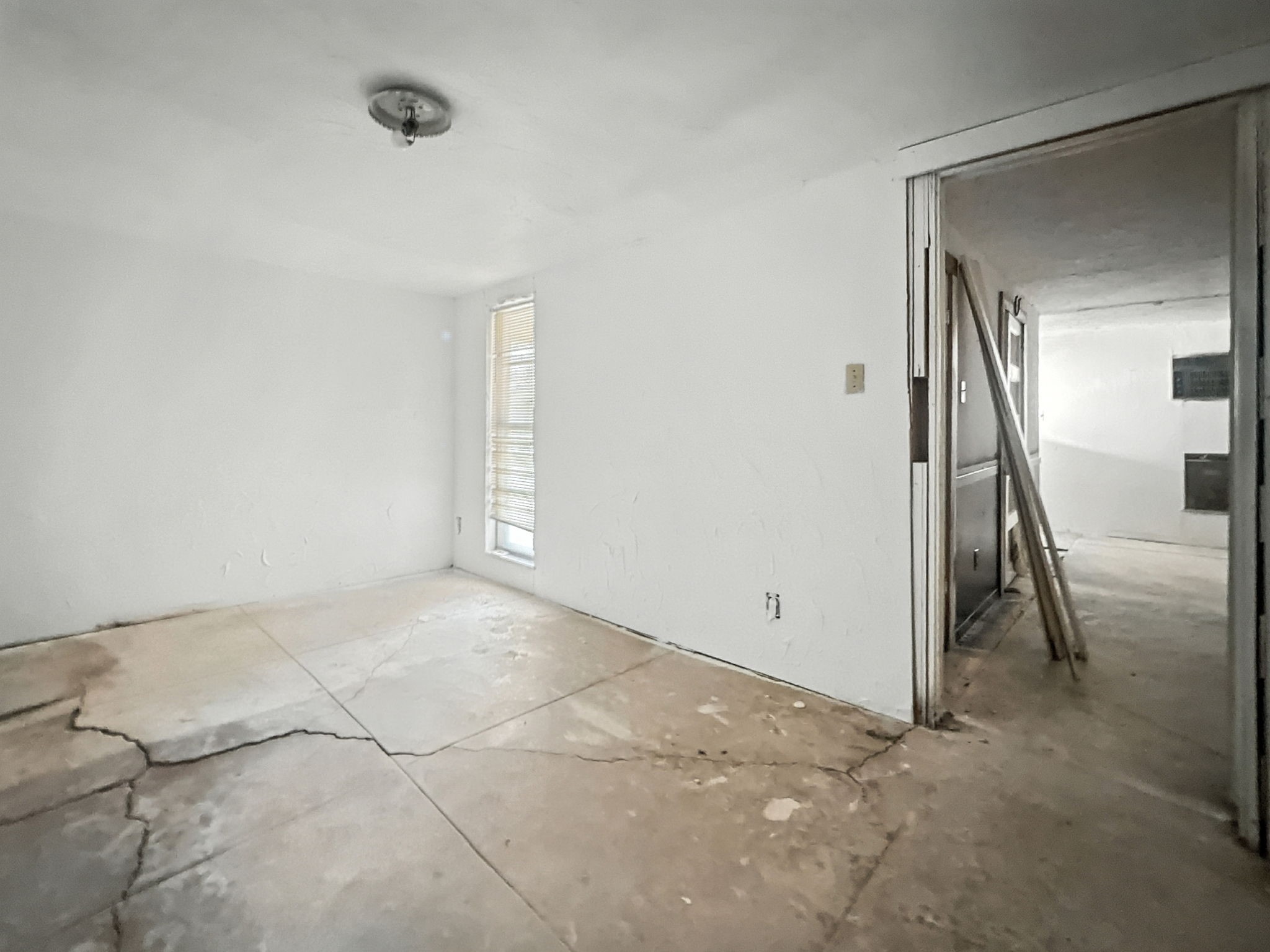 601 E Henry Street Hamilton TX 76531