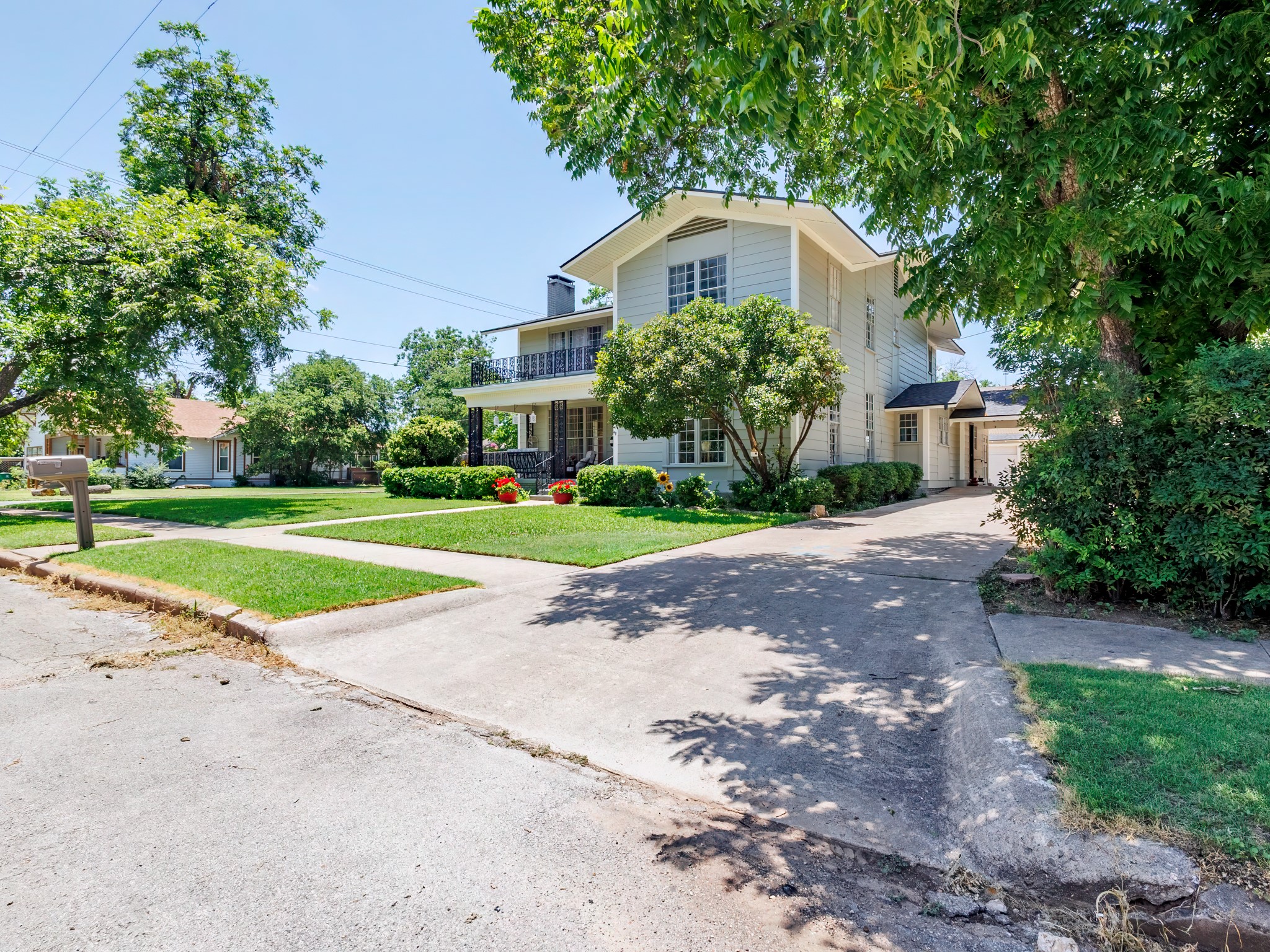 201 N Blanco Coleman TX 76834