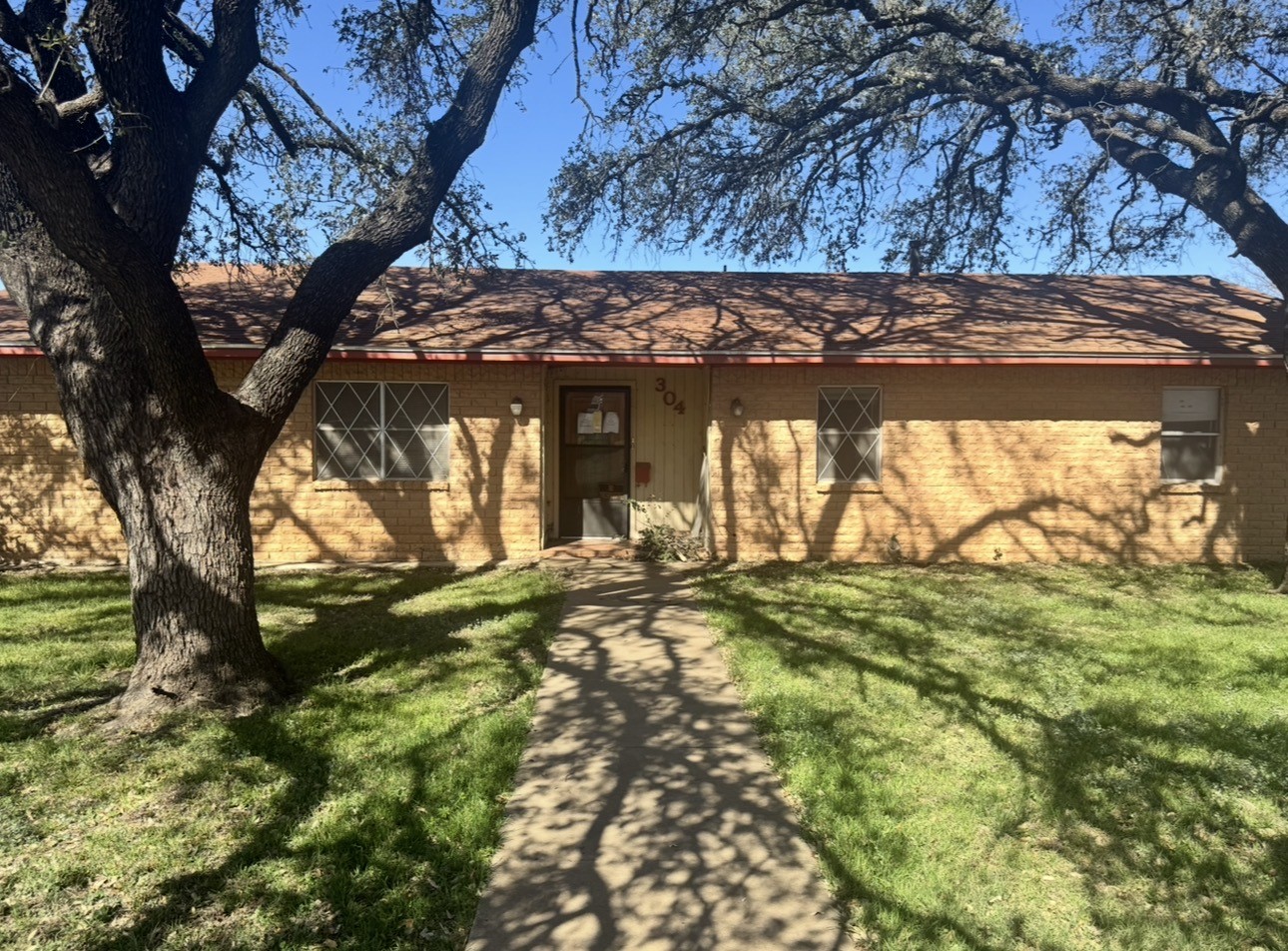 304 W 8th Street Brady TX 76825