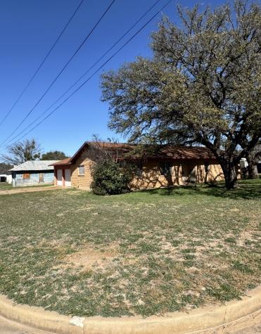 304 W 8th Street Brady TX 76825