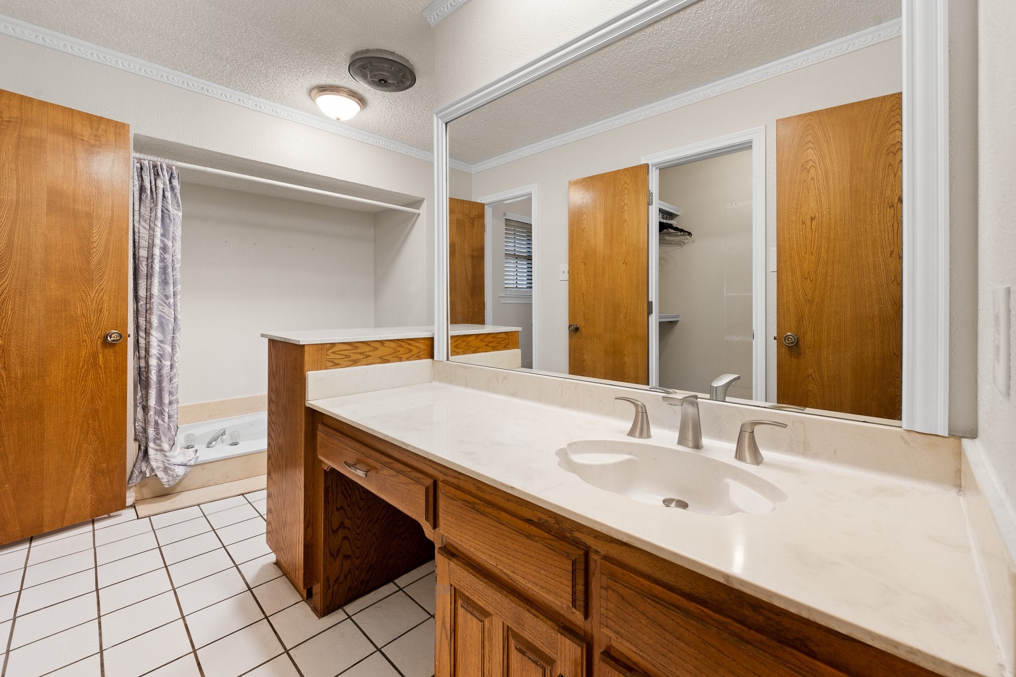 5407 Overridge Drive Arlington TX 76017