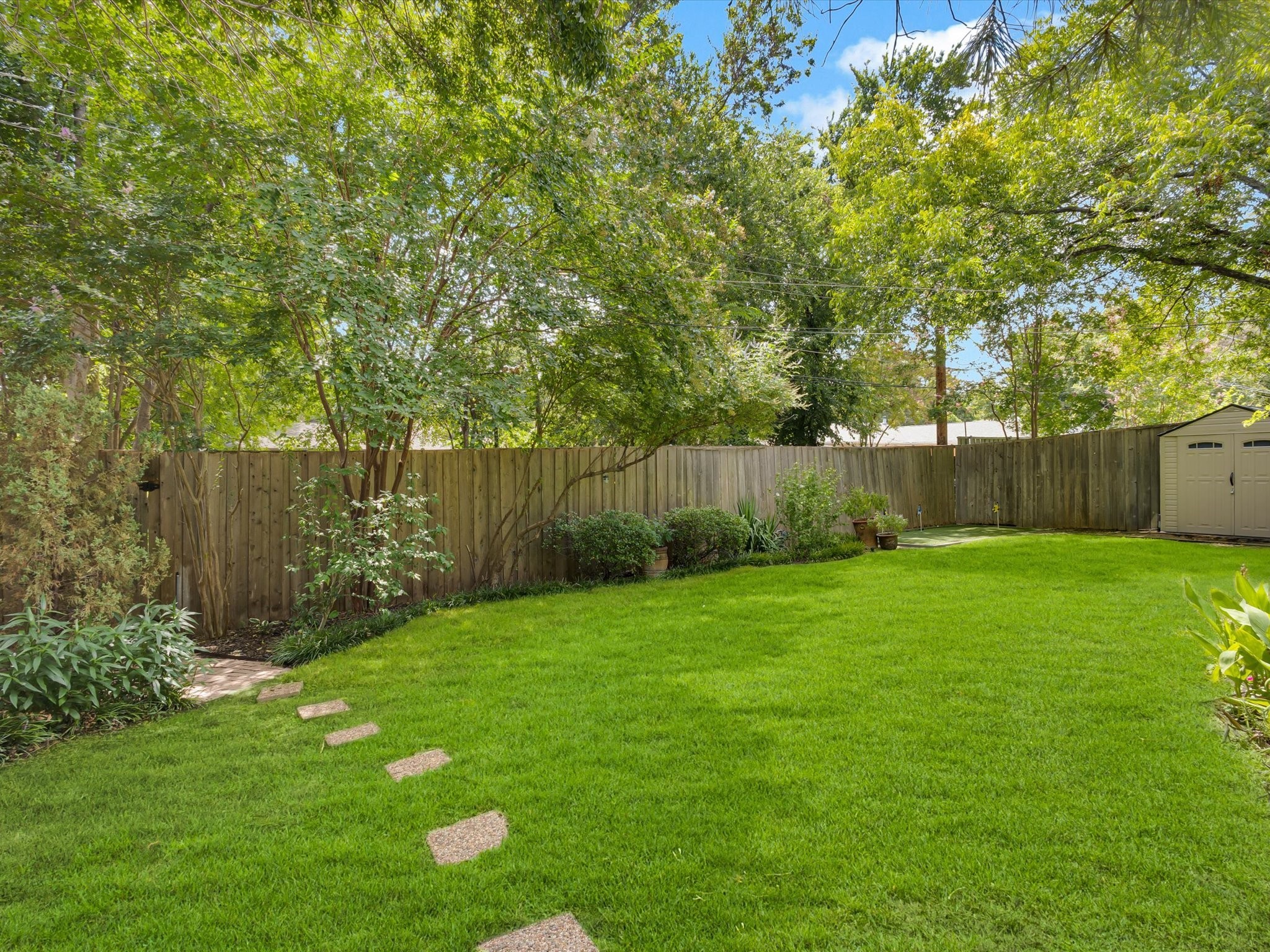 2347 Greenland Drive Dallas TX 75228
