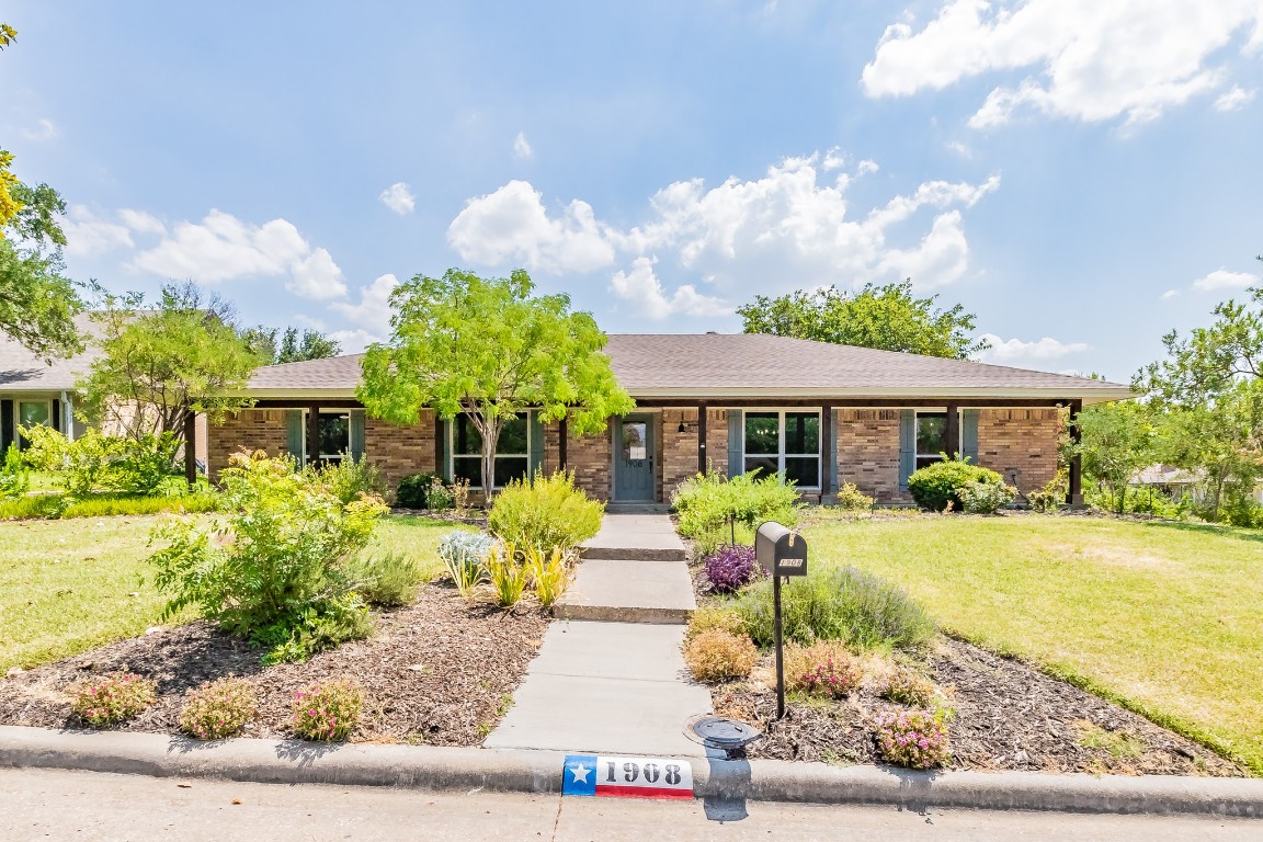 1908 Glen Cove Court Plano TX 75075