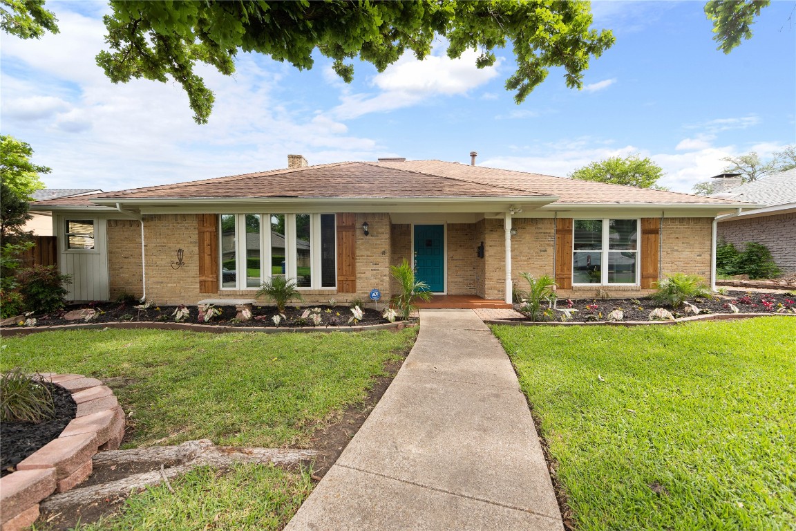7417 La Sobrina Drive Dallas TX 75248