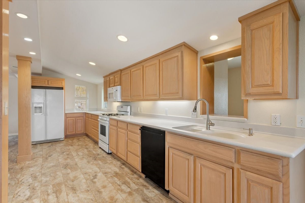 150 County Road 1604 Clifton TX 76634
