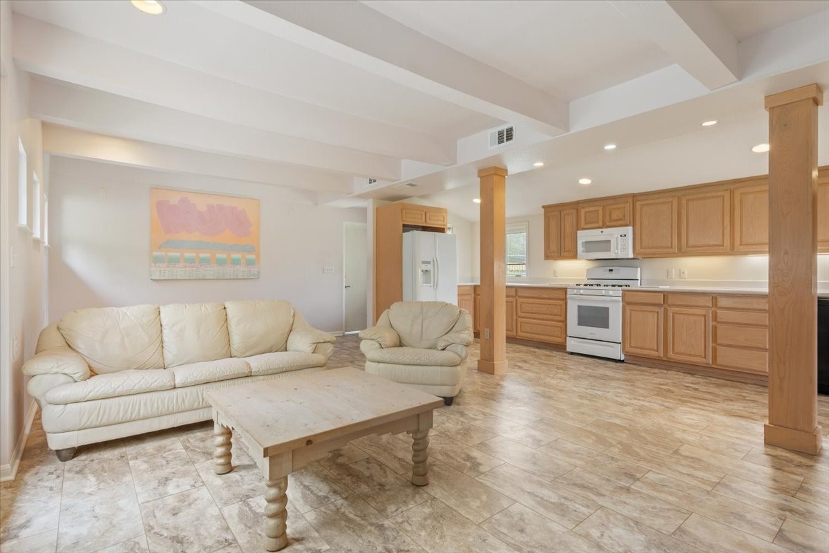 150 County Road 1604 Clifton TX 76634