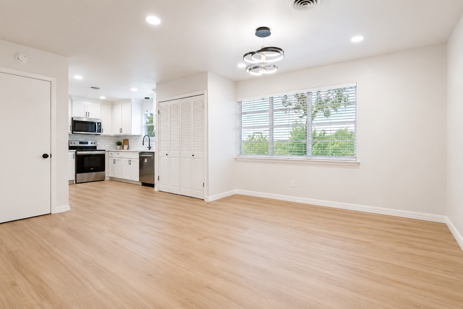 1409 Autumn Leaves Trail Dallas TX 75241